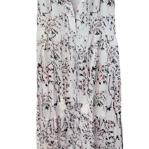 Chic Floral Maxi Dress in White and Black